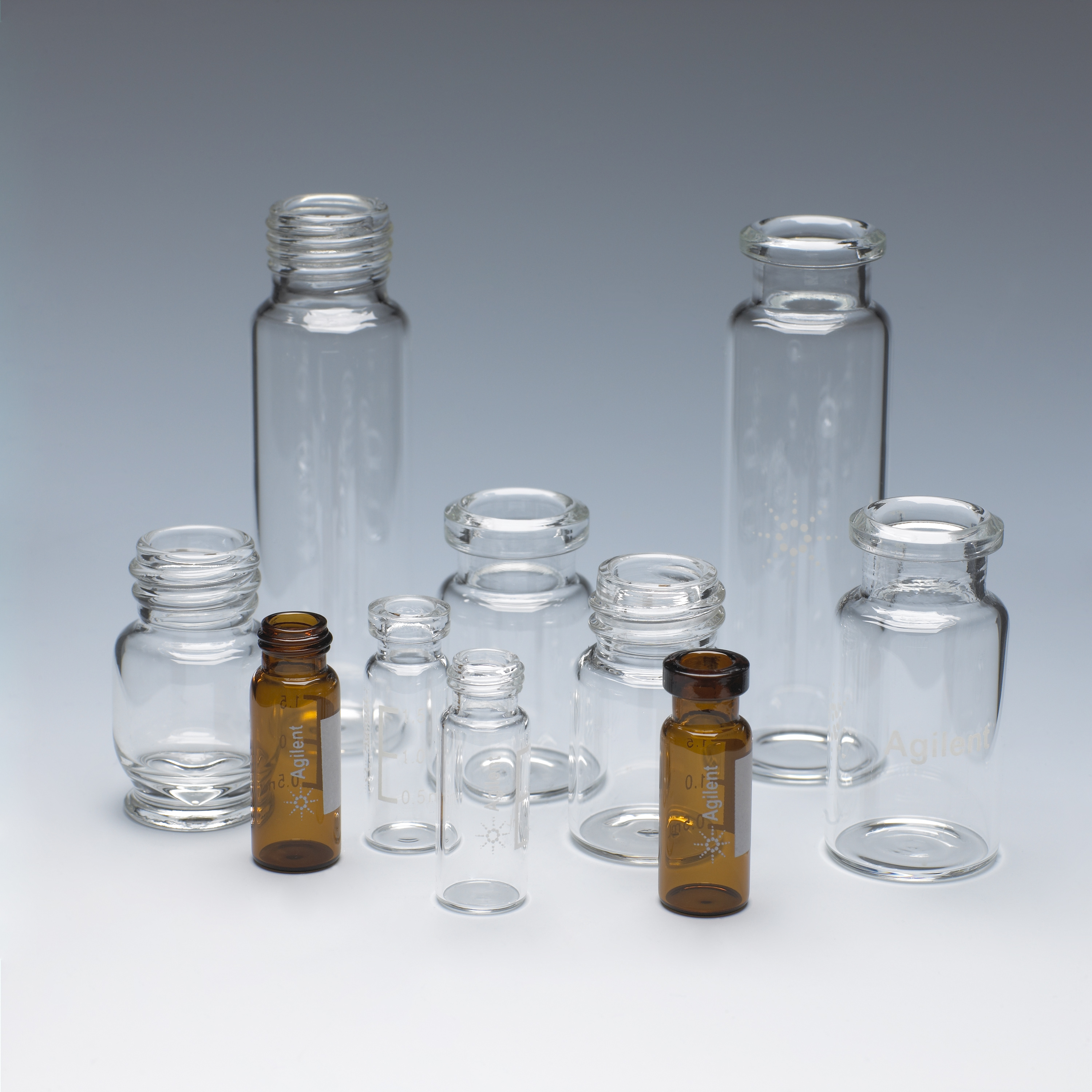 Vial transparente con boca roscada de  2 ul de capacidad. ( Pack x 10.000 ).Marca Agilent.